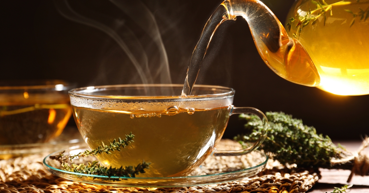 Turmeric, ginseng and thyme tea