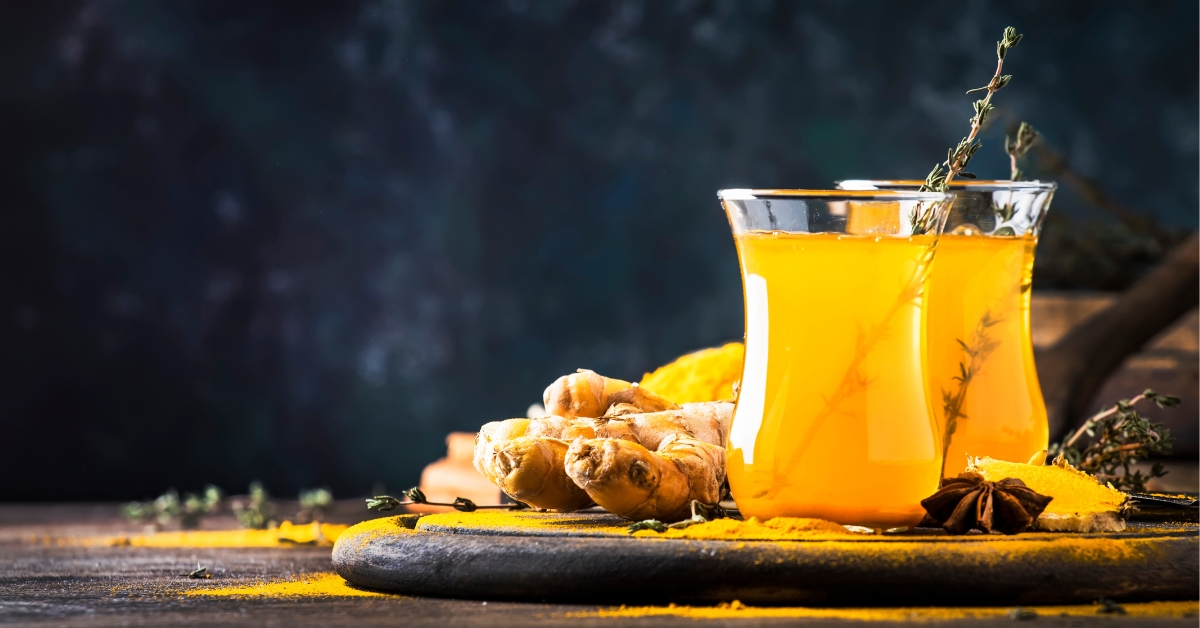 Herbal tonic with turmeric